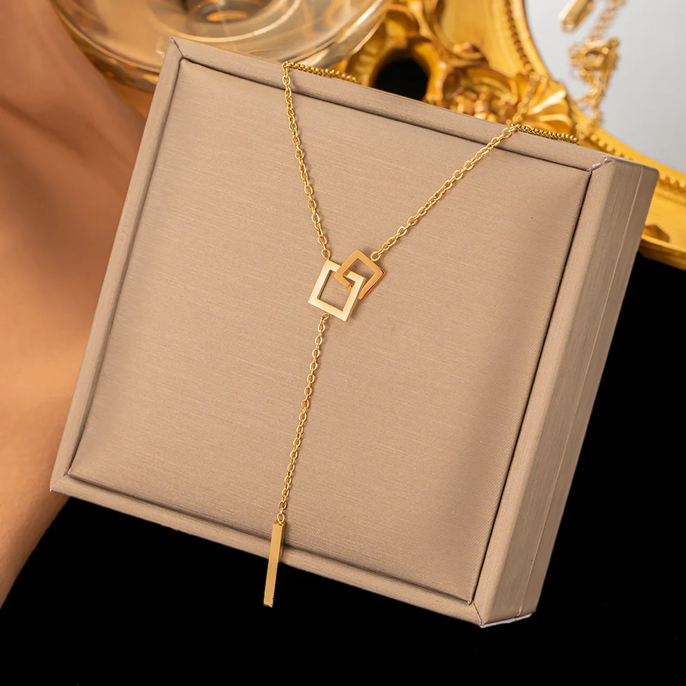 Collar de doble bucle cuadrado
