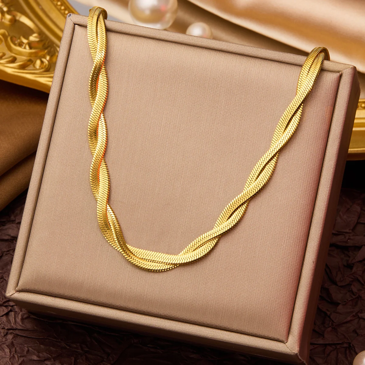 The Ultimate Guide to Minimalist Necklaces: Style, Care, and Choices