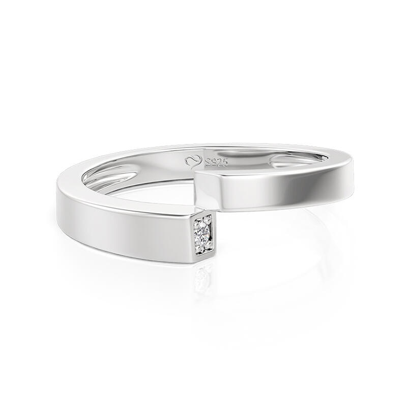 Et maison Custom Men's Name Wedding Band with Side Bypass