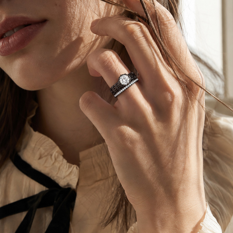 Et maison Vintage Round Cut Sterling Silver Ring Set