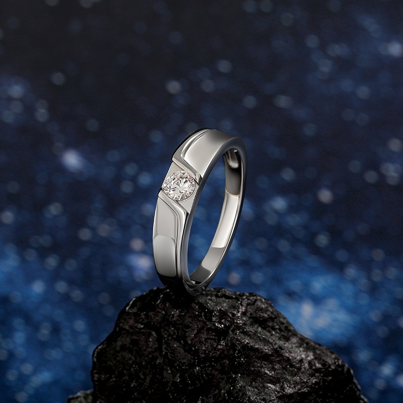 Et maison Bypass Round Cut Wedding Ring for Men Sterling Silver