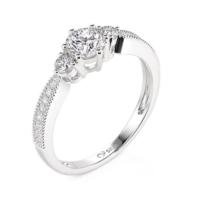 Et maison Classic Three-Stone Reverse Tapered Engagement Ring