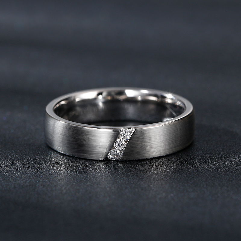 Et maison 10K/14K/18K Gold Platinum Three Stone Round Cut Men's Band