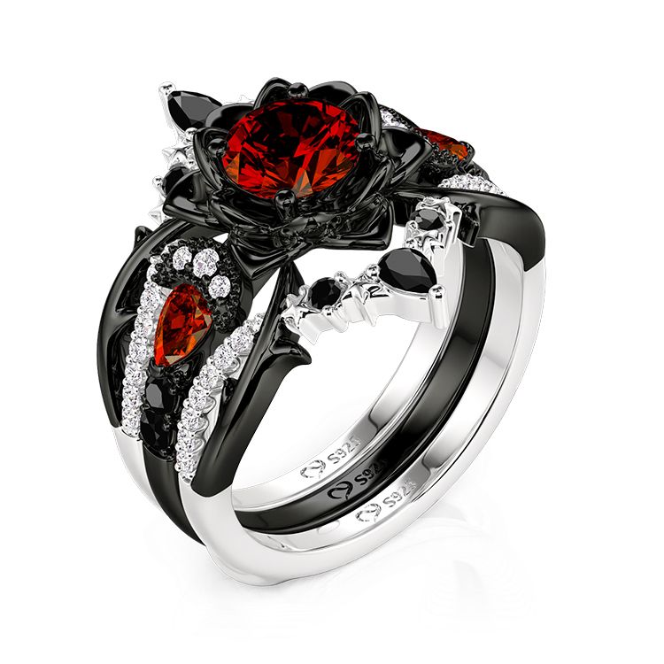 Et maison Sacred Lotus Ring Set with Moon Star Motifs in Black