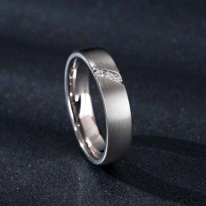 Et maison Three Stone Round Cut Sterling Silver Men's Band