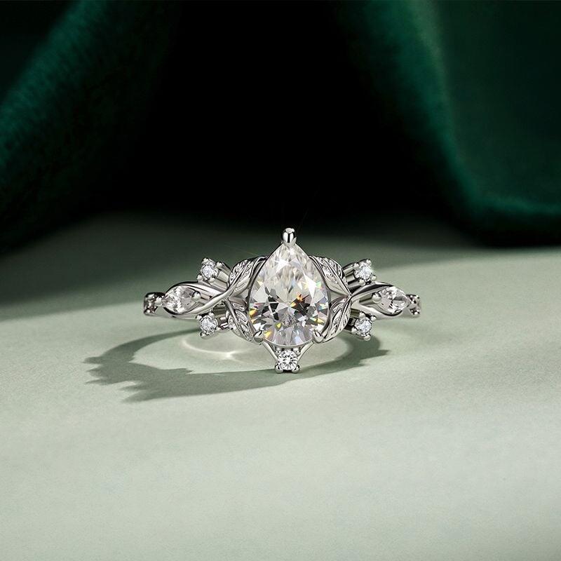 Et maison Custom Double Infinity Pear Cut Leaf Engagement Ring