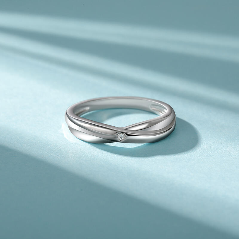Et maison Simple Custom Solitaire Men's Wedding Twist Band