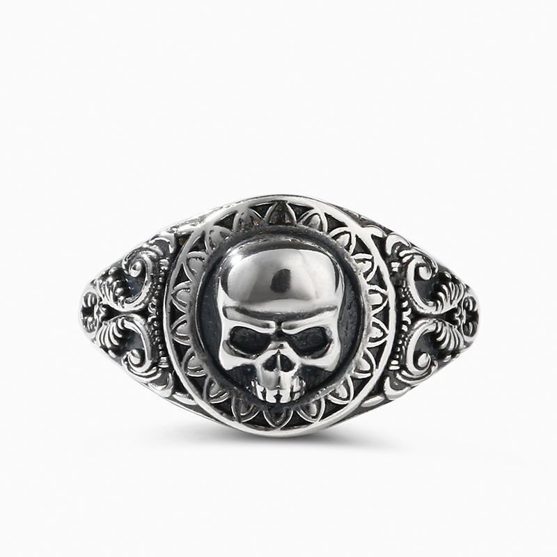 Et maison "Micro Reaper" Skull Sterling Silver Ring