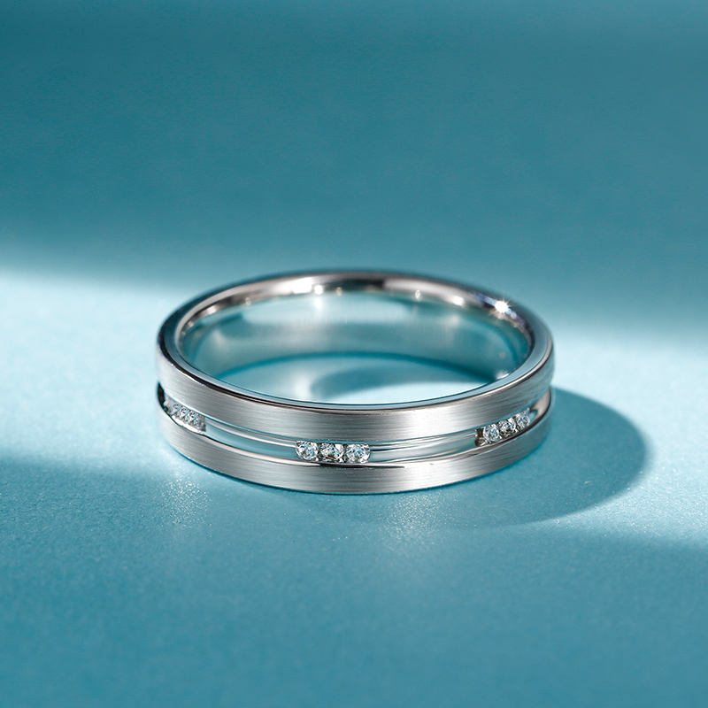 Et maison Round Cut Sterling Silver Men's Band